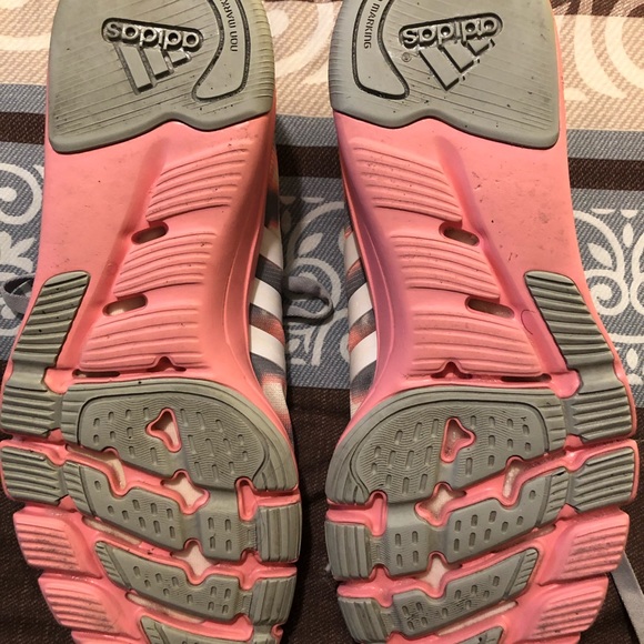 Womens Adidas shoes EUC - Picture 5 of 5